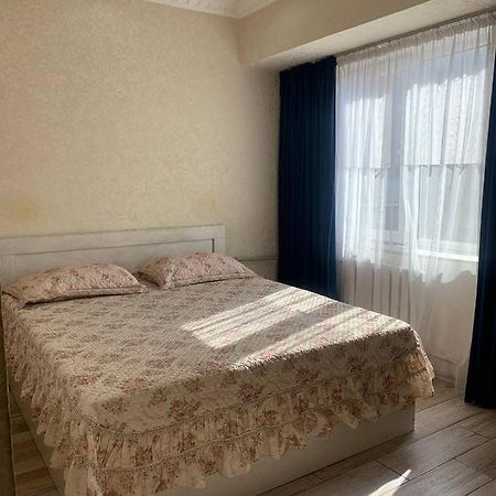 Апартаменты Lux Шымкент Экстерьер фото